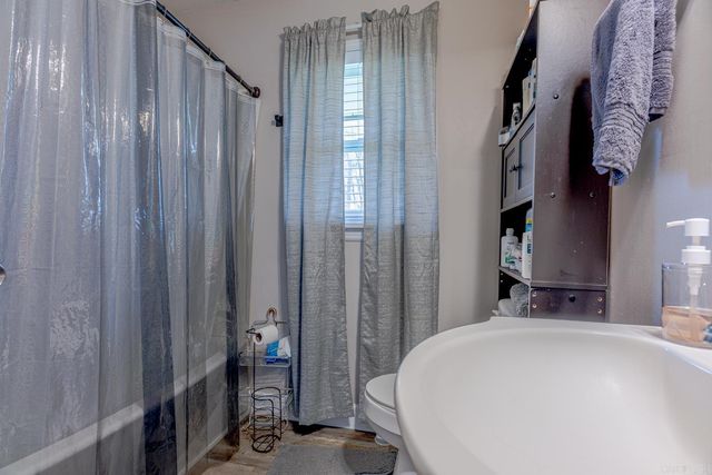 1809 Woodland Dr, Paragould, AR 72450