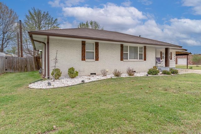 1809 Woodland Dr, Paragould, AR 72450