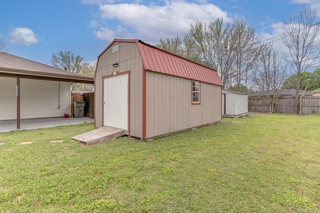 1809 Woodland Dr, Paragould, AR 72450