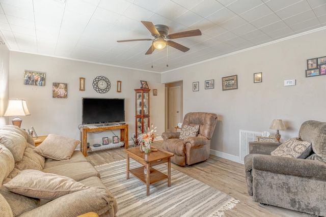 1809 Woodland Dr, Paragould, AR 72450