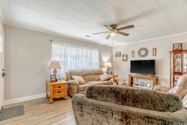 1809 Woodland Dr, Paragould, AR 72450