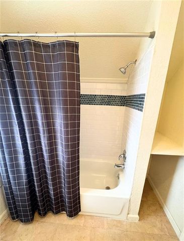 2216 E 72nd Street, Kansas City, MO 64132