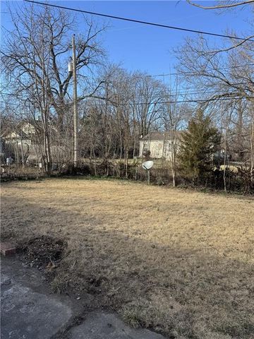 2216 E 72nd Street, Kansas City, MO 64132