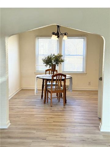 2216 E 72nd Street, Kansas City, MO 64132