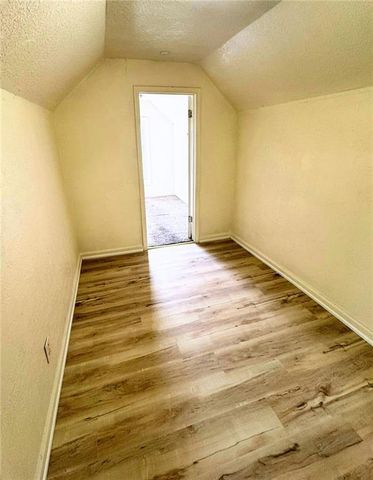 2216 E 72nd Street, Kansas City, MO 64132