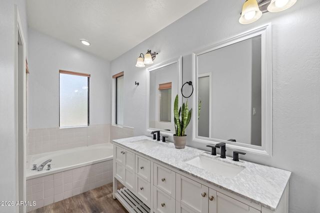 14048 S 40TH Street, Phoenix, AZ 85044