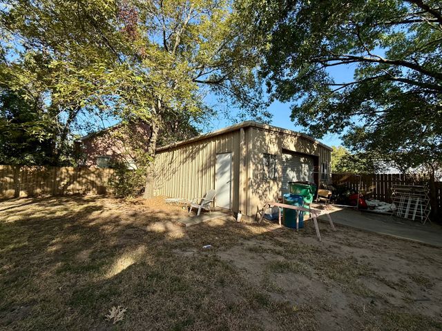 203b N Rockwall Avenue, Terrell, TX 75160