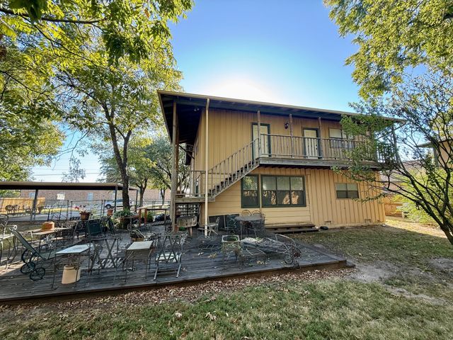 203b N Rockwall Avenue, Terrell, TX 75160