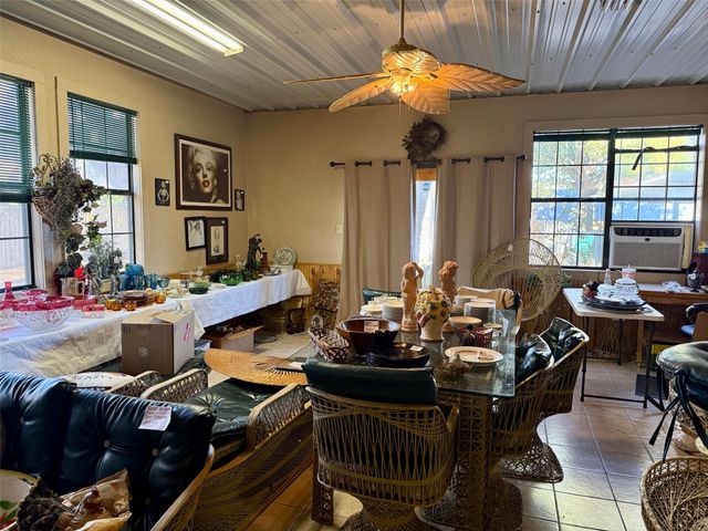 203b N Rockwall Avenue, Terrell, TX 75160