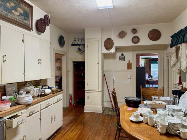 203b N Rockwall Avenue, Terrell, TX 75160