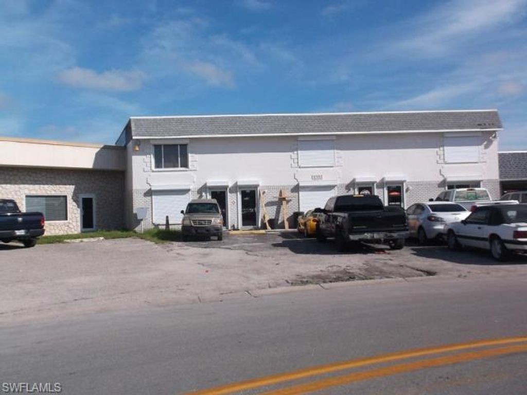 1203 SE 9th TER, CAPE CORAL, FL 33990 — exterior