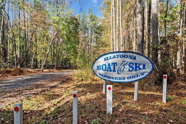 5500 Mccoy NW Road, Acworth, GA 30101