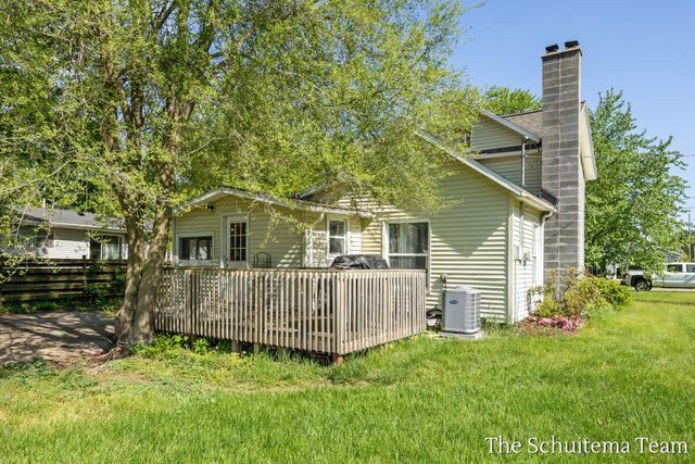 425 W Cherry Street, Wayland City, MI 49348