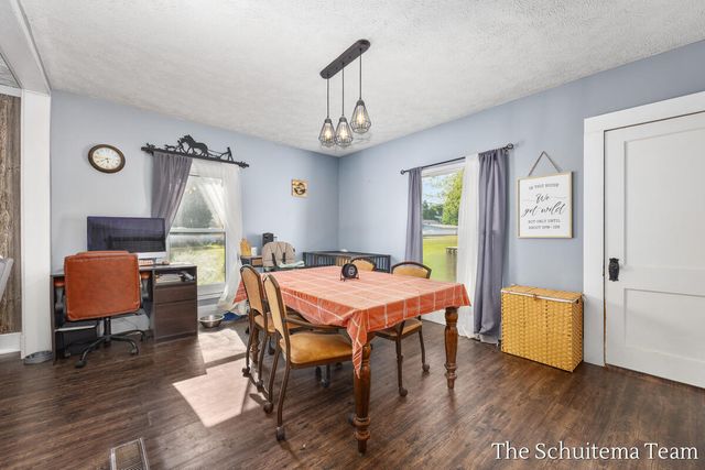 425 W Cherry Street, Wayland City, MI 49348