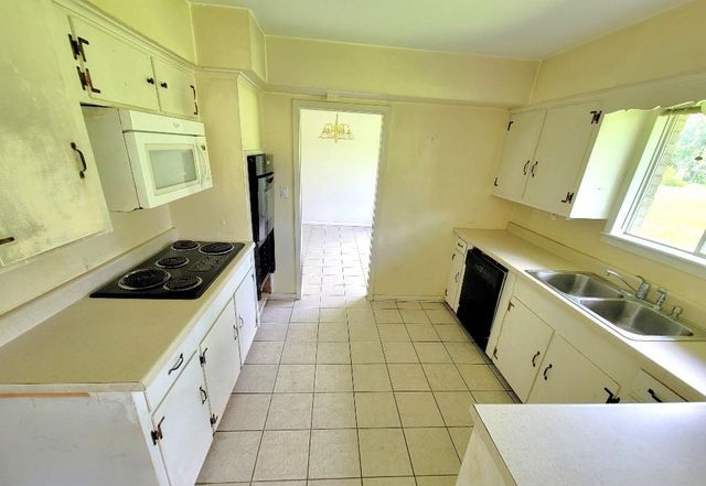 419 Lee Avenue, Freeport, TX 77541