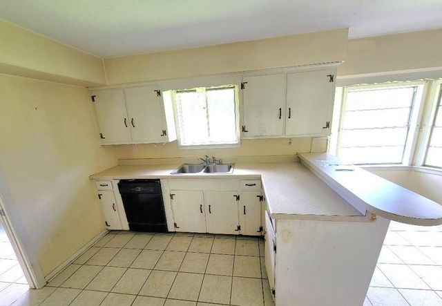 419 Lee Avenue, Freeport, TX 77541