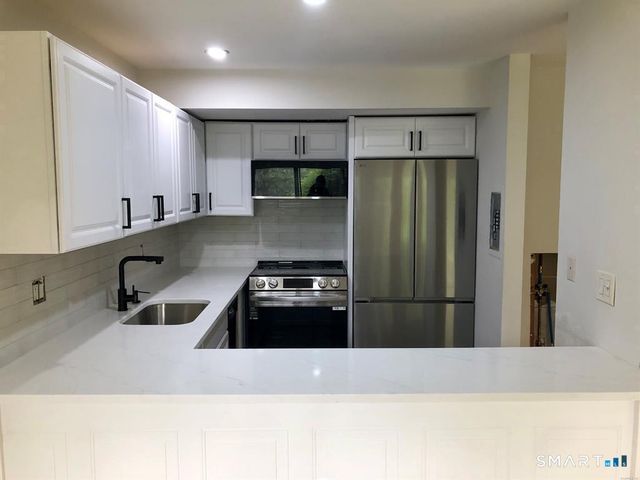 229 Bacon Pond Road 312, Woodbury, CT 06798