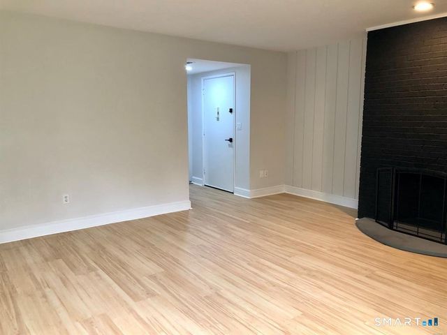 229 Bacon Pond Road 312, Woodbury, CT 06798