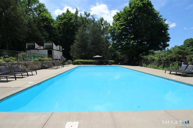 229 Bacon Pond Road 312, Woodbury, CT 06798