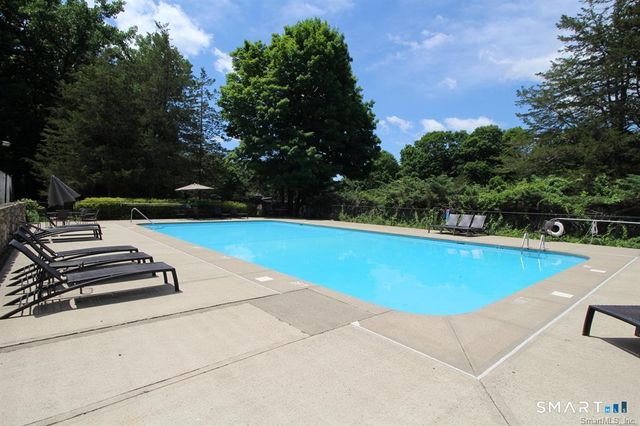 229 Bacon Pond Road 312, Woodbury, CT 06798