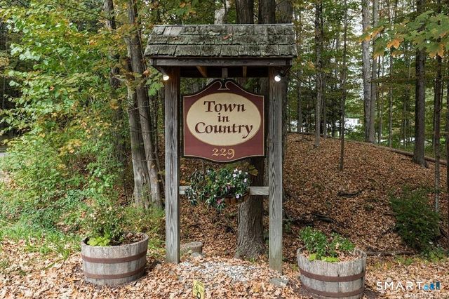 229 Bacon Pond Road 312, Woodbury, CT 06798