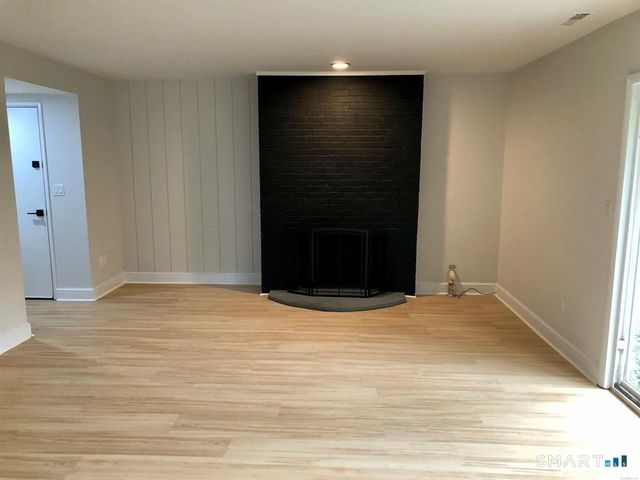 229 Bacon Pond Road 312, Woodbury, CT 06798