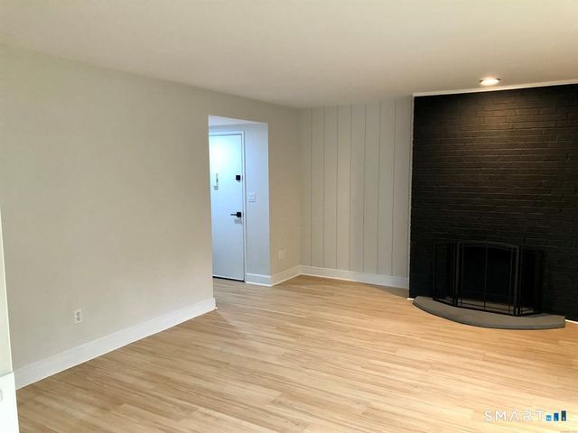 229 Bacon Pond Road 312, Woodbury, CT 06798