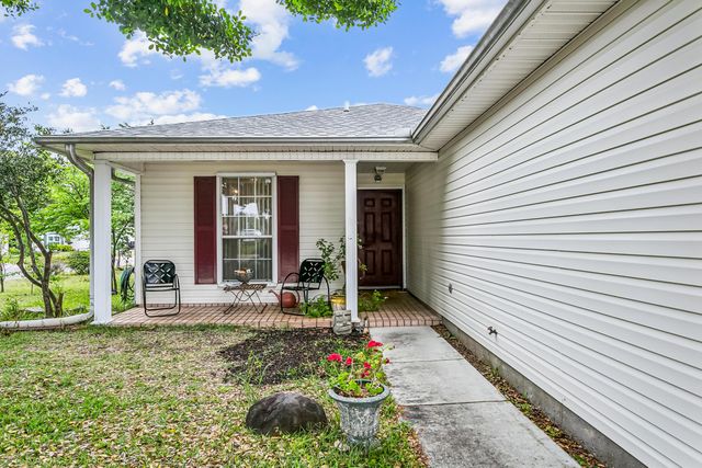1878 Vineyard Street, Navarre, FL 32566