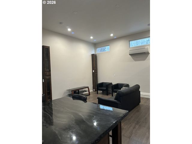 144 Se 85TH Ave, Portland, OR 97216