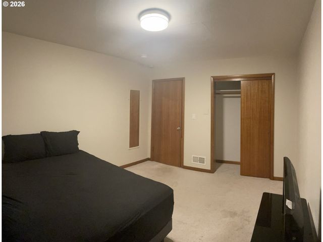 144 Se 85TH Ave, Portland, OR 97216