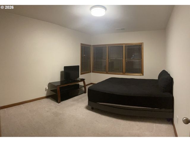 144 Se 85TH Ave, Portland, OR 97216