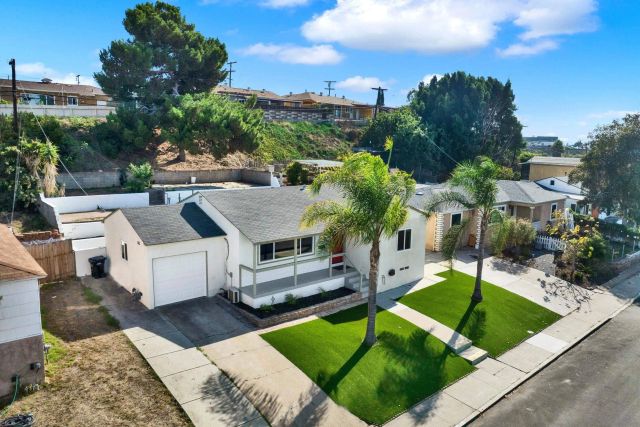 2151 54th, San Diego, CA 92105
