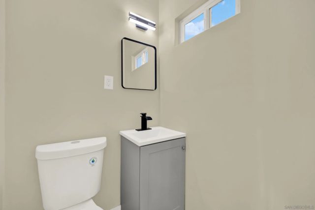 2151 54th, San Diego, CA 92105