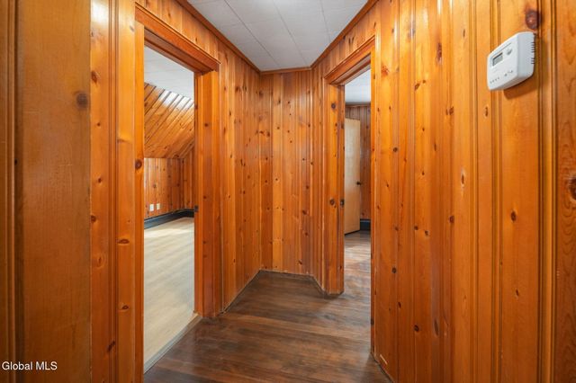 10 Ferrara Avenue, Colonie, NY 12304