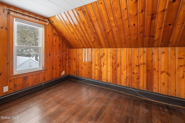 10 Ferrara Avenue, Colonie, NY 12304