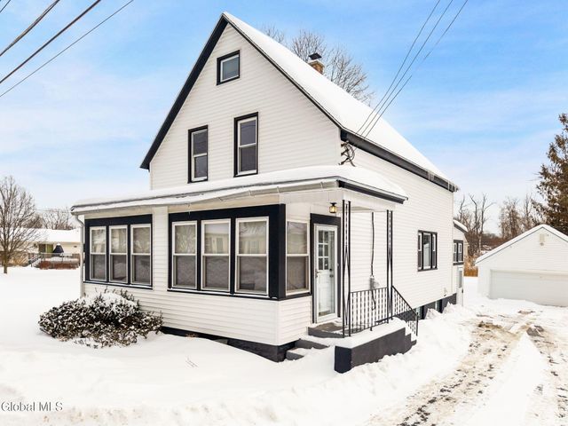 10 Ferrara Avenue, Colonie, NY 12304