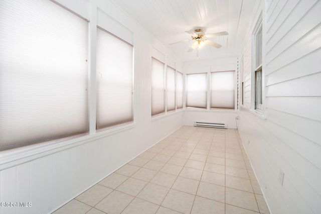 10 Ferrara Avenue, Colonie, NY 12304