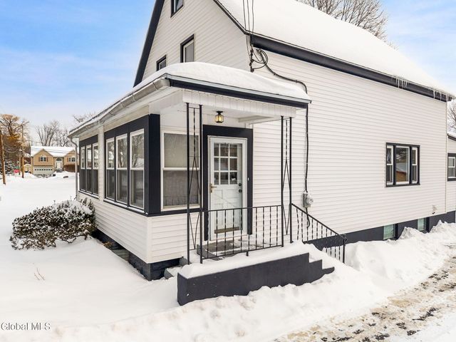 10 Ferrara Avenue, Colonie, NY 12304