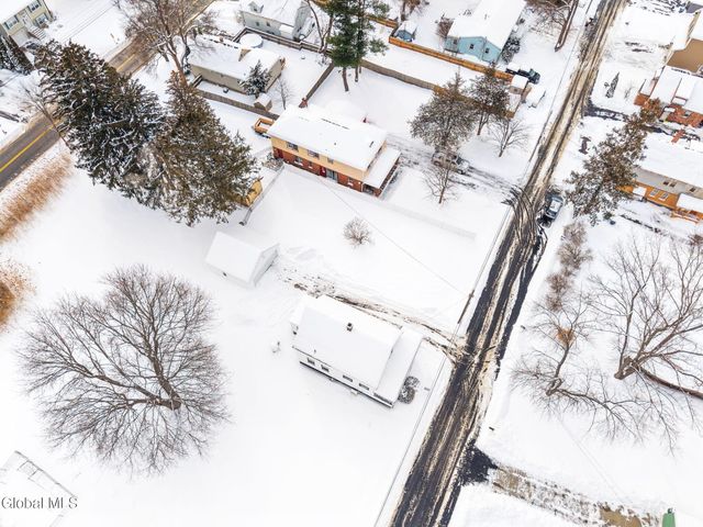 10 Ferrara Avenue, Colonie, NY 12304