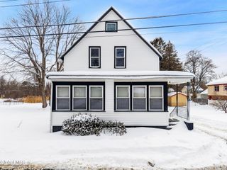 10 Ferrara Avenue, Colonie, NY 12304