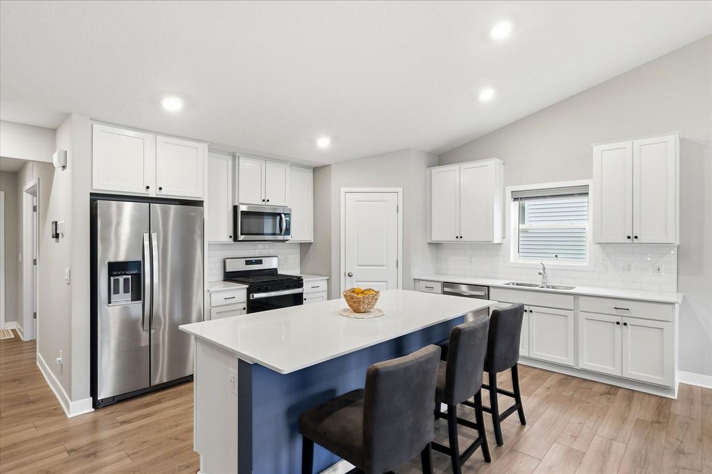 18001 Hidden Creek Trail, Lakeville, MN 55044 — photo 2