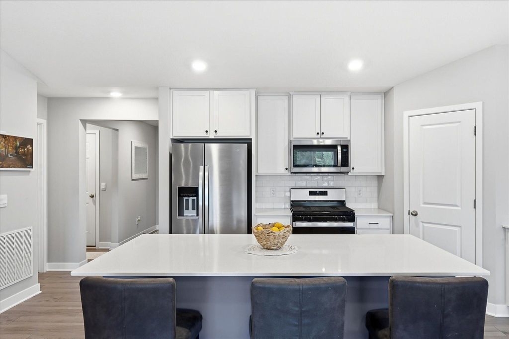 18001 Hidden Creek Trail, Lakeville, MN 55044 — photo 3