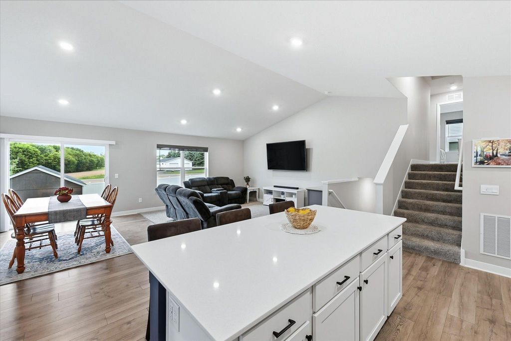 18001 Hidden Creek Trail, Lakeville, MN 55044 — photo 5