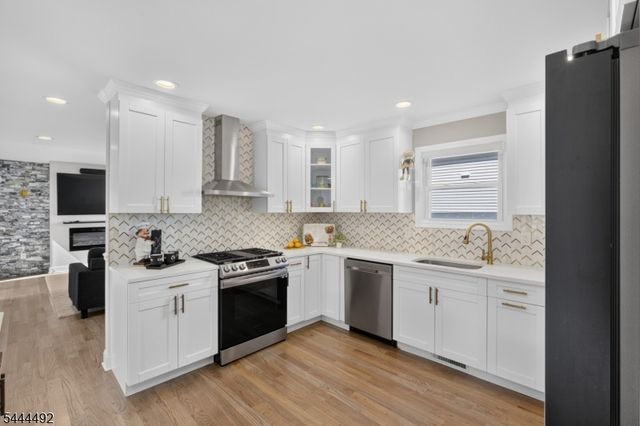 61 Bart Pl, Clifton City, NJ 07013