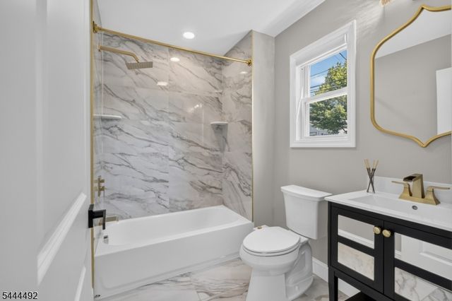 61 Bart Pl, Clifton City, NJ 07013