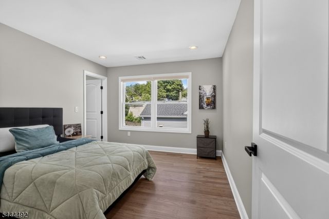 61 Bart Pl, Clifton City, NJ 07013