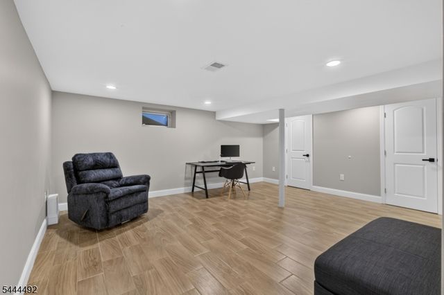 61 Bart Pl, Clifton City, NJ 07013