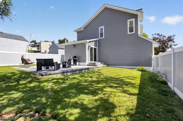 61 Bart Pl, Clifton City, NJ 07013