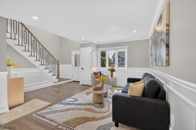 61 Bart Pl, Clifton City, NJ 07013