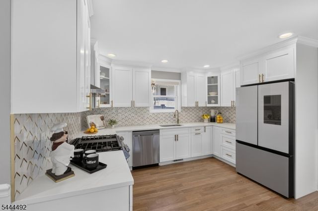 61 Bart Pl, Clifton City, NJ 07013